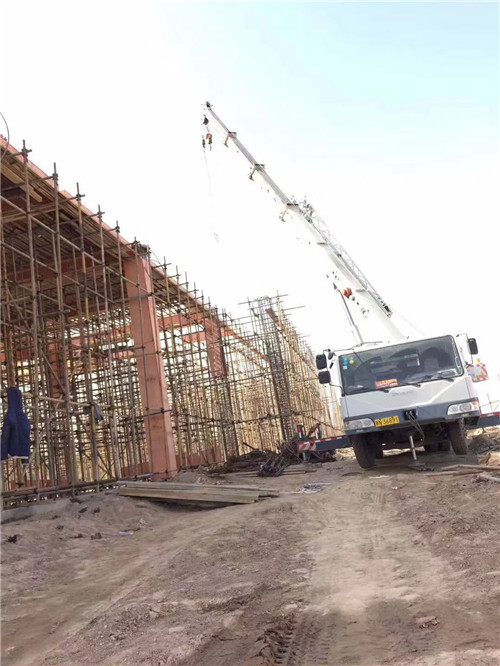 信丰县25 吨、50 吨吊车怎么选？多大重量 / 半径适合对应车型？